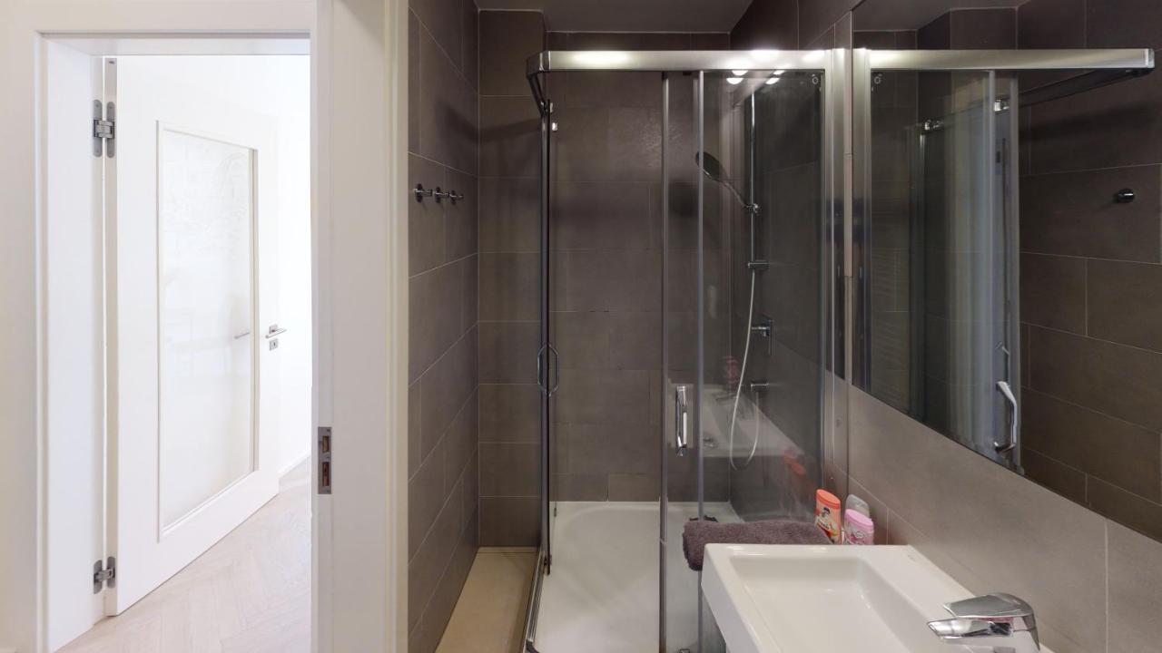 Ferienwohnung Onsite Free Garage Parking, 10Min Centre By Bus Prag Exterior foto